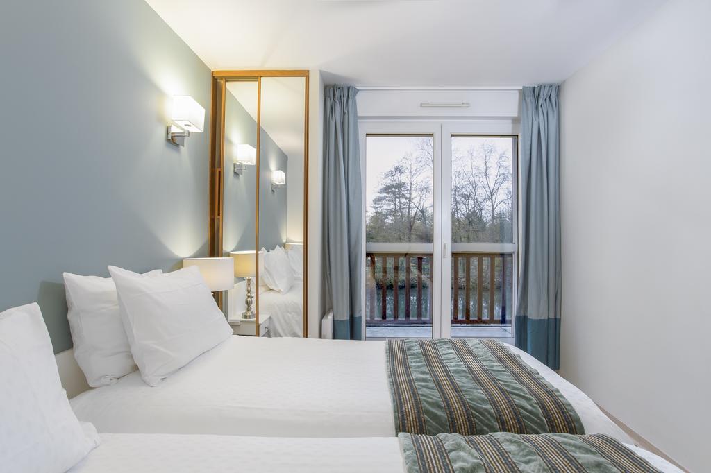 Karma Manoir Des Deux Amants Aparthotel Connelles Luaran gambar