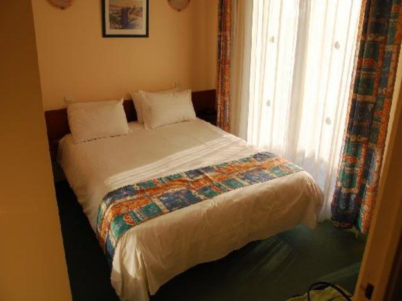 Karma Manoir Des Deux Amants Aparthotel Connelles Luaran gambar