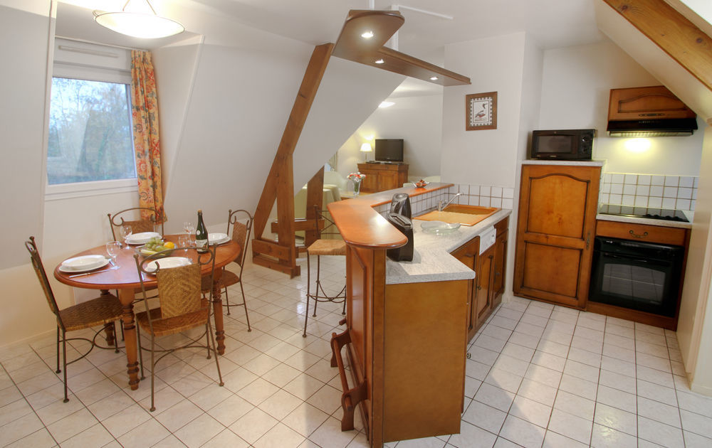 Karma Manoir Des Deux Amants Aparthotel Connelles Luaran gambar
