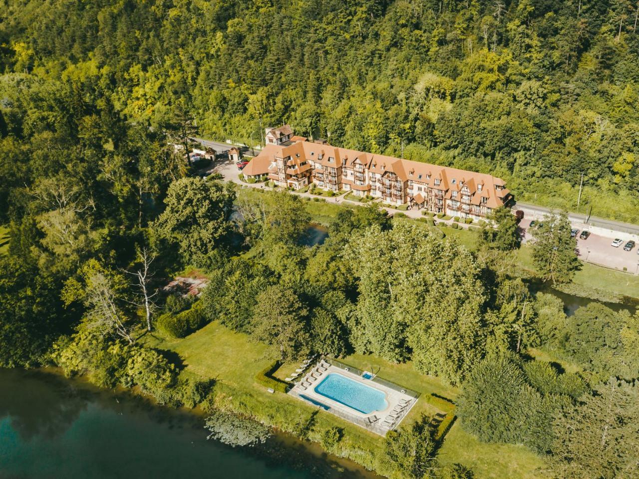 Karma Manoir Des Deux Amants Aparthotel Connelles Luaran gambar