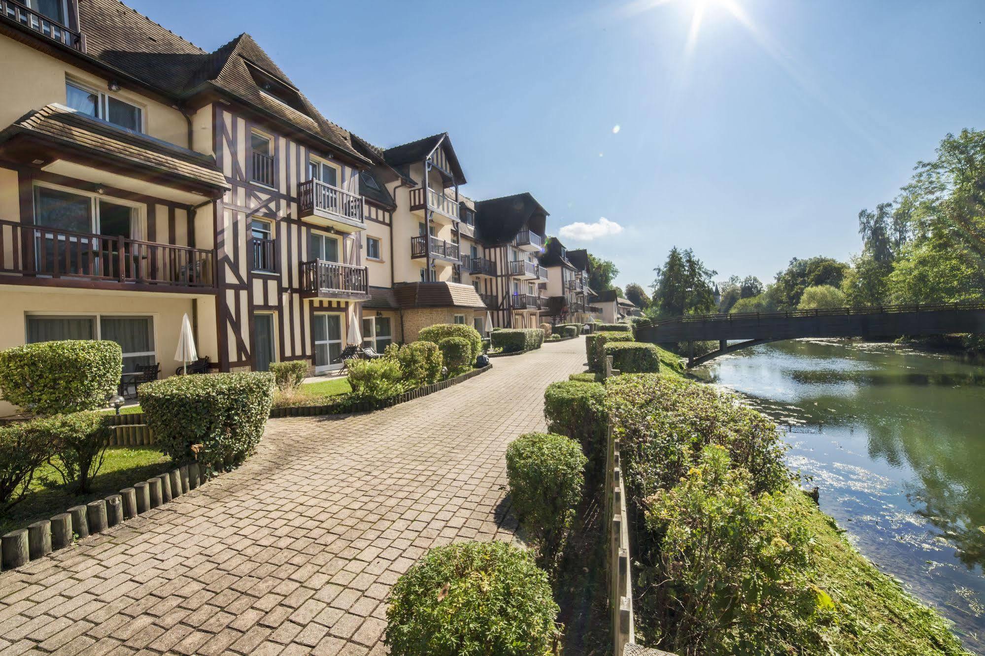 Karma Manoir Des Deux Amants Aparthotel Connelles Luaran gambar